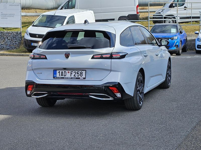 Peugeot 308 (2024) SW 1.2PT 130 ALLURE EAT8  - fotka 5 z 30