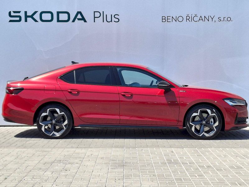Škoda Superb (2025) iV SportLine DSG 1,5TSi 150kW - fotka 11 z 35