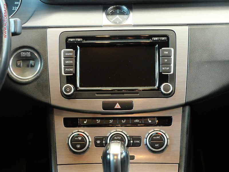 Volkswagen Passat (2012) 2.0TDI, ČR, Comfortline, DSG - fotka 13 z 19