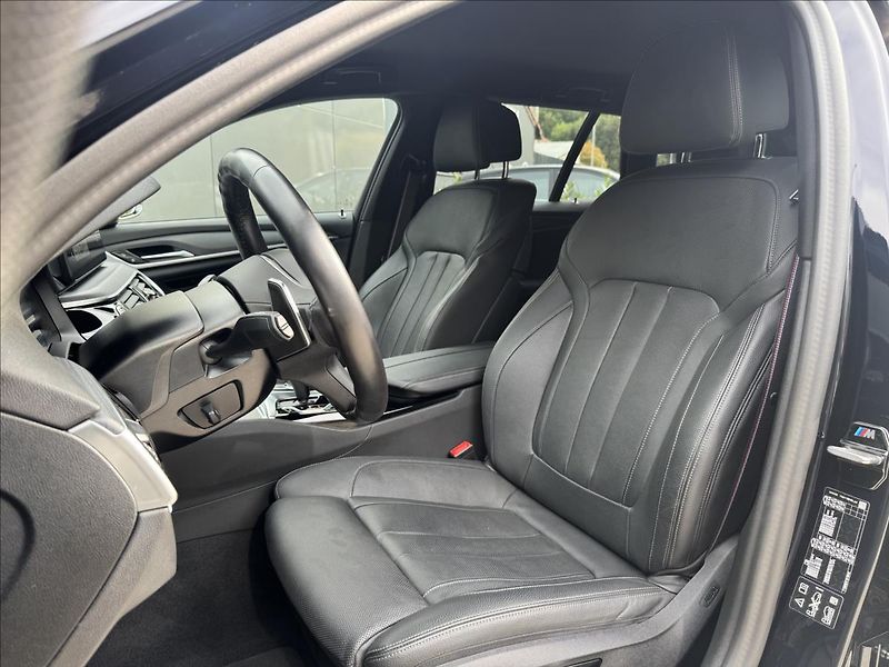 BMW Řada 5 3,0 540d xDrive M-Packet ČR DP - fotka 12 z 36