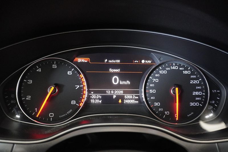 Audi A6 Avant 3.0TFSi 228 kW QUATTRO AUTOMAT - fotka 23 z 33
