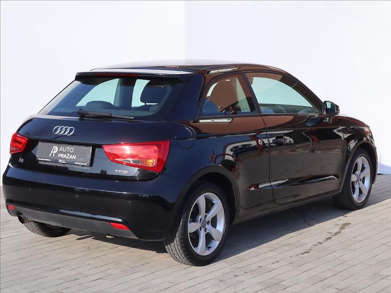 Audi A1 1,2 TSi MMI Výhřivané sedadla - fotka 6 z 26