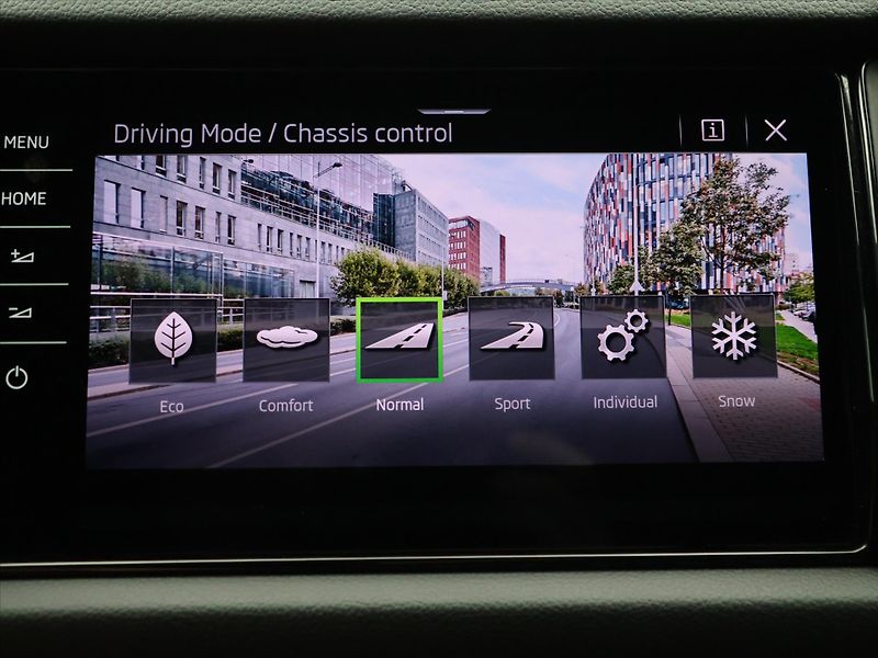 Škoda Kodiaq RS 2,0 TDI DSG 4x4 Webasto 1.M - fotka 27 z 39