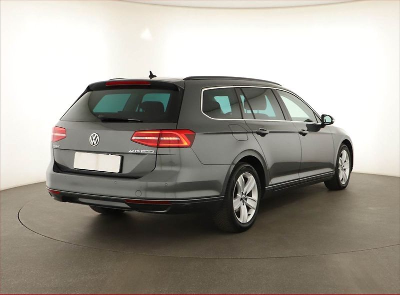 Volkswagen Passat (2016) 2.0 TDI, Automat, Serv.kniha - fotka 5 z 14