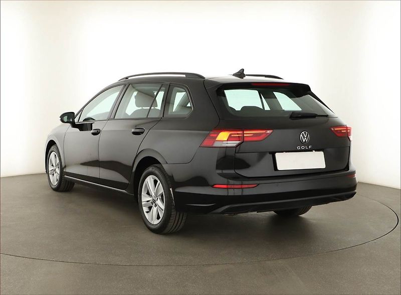 Volkswagen Golf (2023) Life 2.0 TDI, Automat - fotka 4 z 20