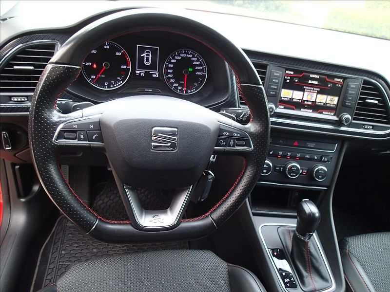 Seat Leon 2,0 TDi, FR, Dsg, ČR - fotka 13 z 49