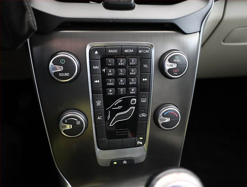 Volvo V40 (2013) 2.0 D3, Navi, Tempomat - fotka 10 z 17