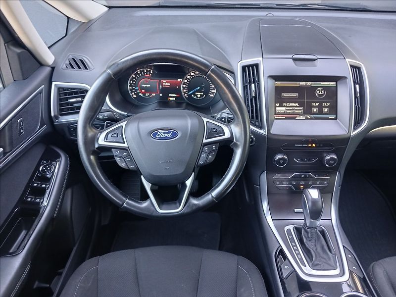 Ford S-MAX 2,0 Titanium 110 kW PowerShift - fotka 20 z 39