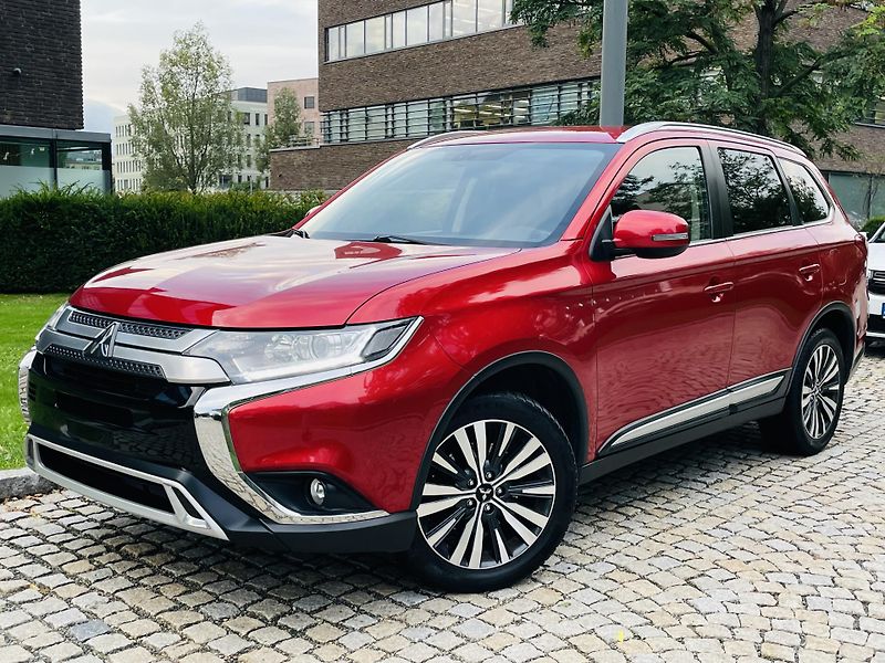 Mitsubishi Outlander 2.0i AUTOMAT 1.MAJITEL KAMERA  - fotka 3 z 43