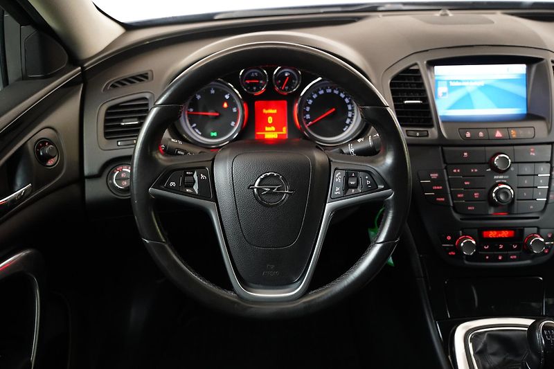 Opel Insignia - fotka 17 z 23