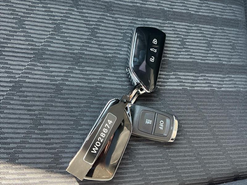 Volkswagen Tiguan 2,0 TDi 142kW 4Motion R-LINE - fotka 32 z 34