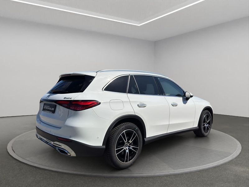 Mercedes-Benz GLC (2025) 200 4MATIC - fotka 7 z 23