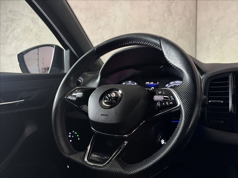 Škoda Karoq 1,5 TSi  DSG Sportline Kessy L - fotka 47 z 49