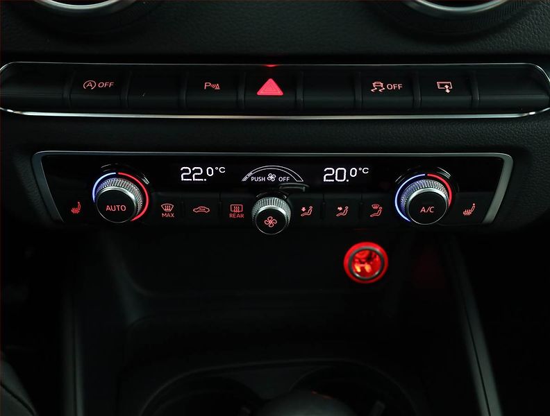 Audi A3 (2015) 1.8 TFSI, 4X4, Automat, Navi - fotka 13 z 18