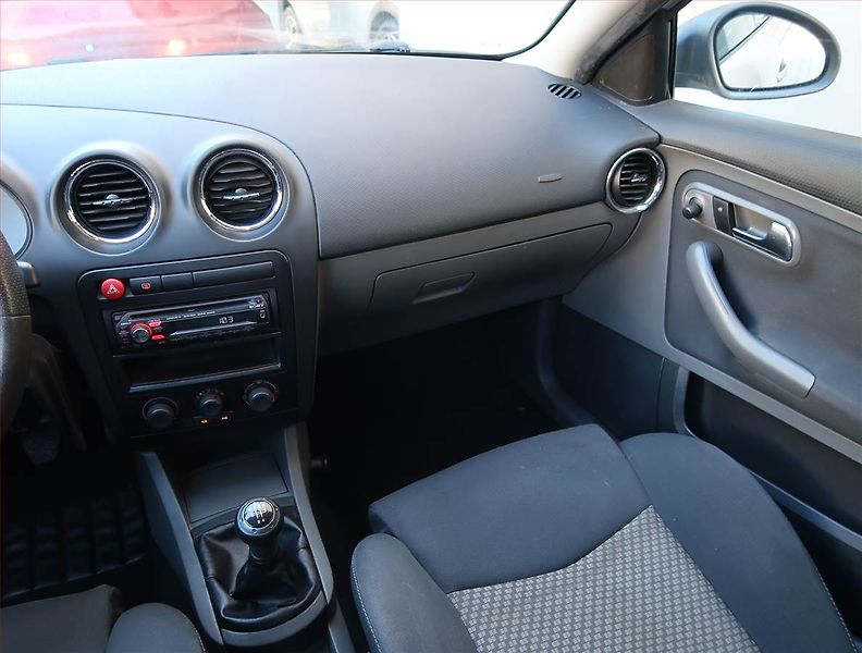 Seat Ibiza (2007) 1.4 16V, po STK, Tažné, Klima - fotka 8 z 15