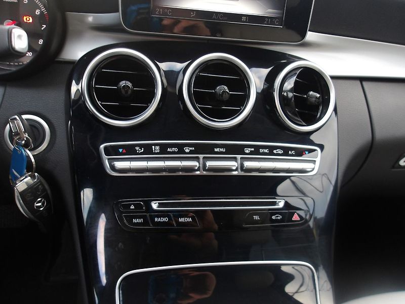 Mercedes-Benz Třídy C 1,6i 115 kW ! AUTOMAT ! - fotka 10 z 30
