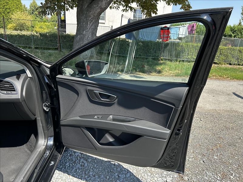 Seat Leon 2,0 TDi 110 kW DSG  Full LED - fotka 30 z 45