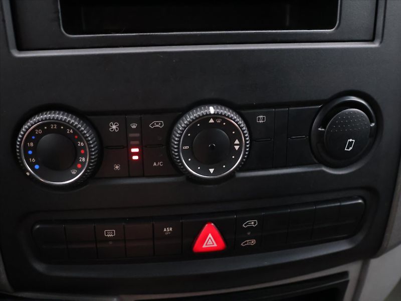 Mercedes-Benz Sprinter 2,1 210 CDI 70kW CZ - fotka 22 z 32
