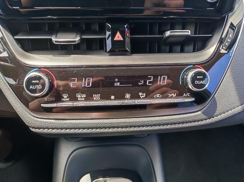 Toyota Corolla (2020) 1.8  HYBRID 1.maj - fotka 18 z 25