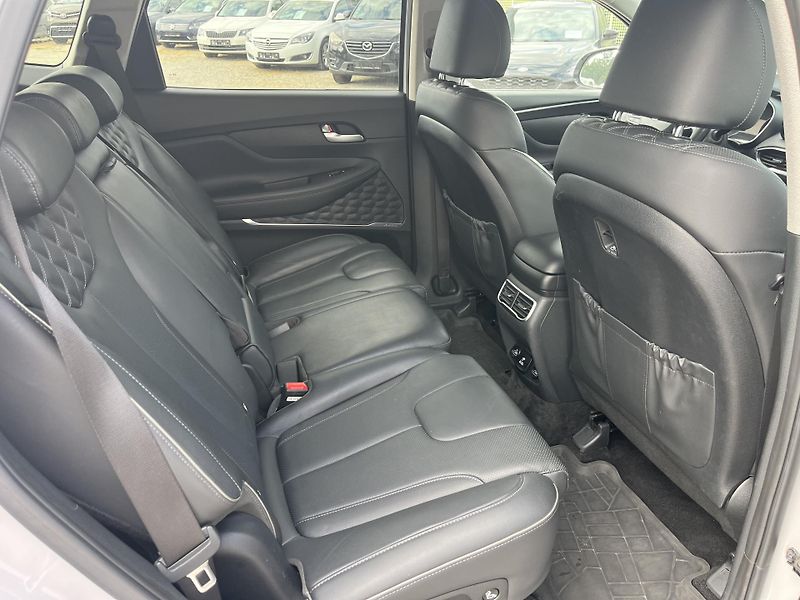 Hyundai Santa Fe (2021) 2.2.CRDi, 4x4, AT, 7 - míst.  - fotka 21 z 26