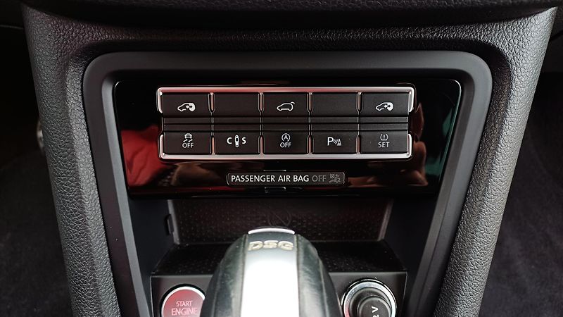 Volkswagen Sharan 2.0 TDI 135kW 4Motion HIGHLINE - fotka 39 z 50