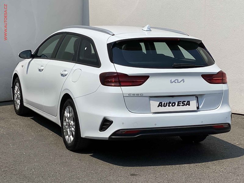 Kia Ceed (2022) 1.5 T-GDi SW, 1.maj,ČR, Spin - fotka 6 z 18