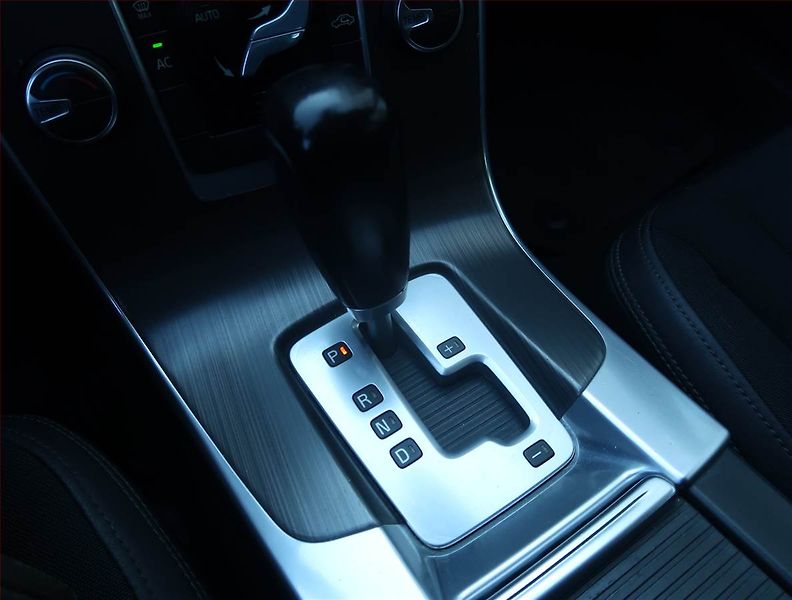 Volvo V60 (2011) D3 2.0, Automat, Navi - fotka 13 z 22