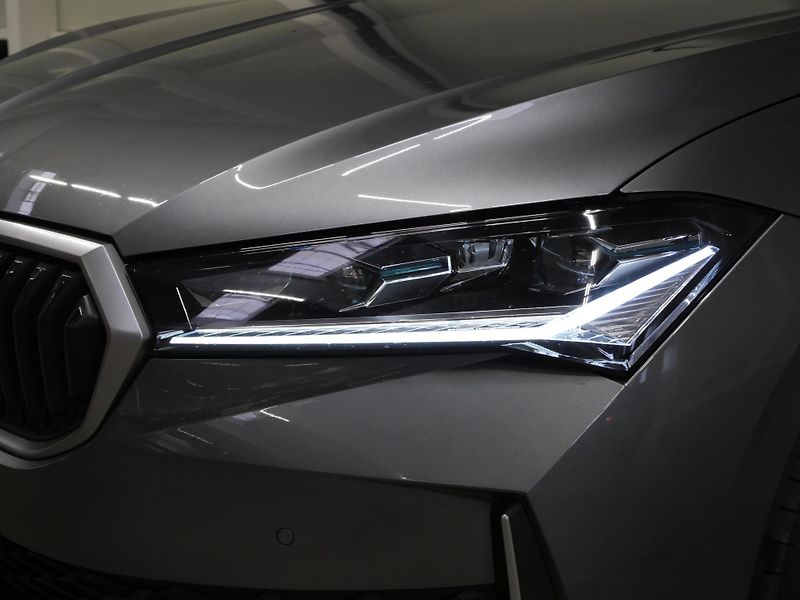 Škoda Superb - fotka 9 z 26