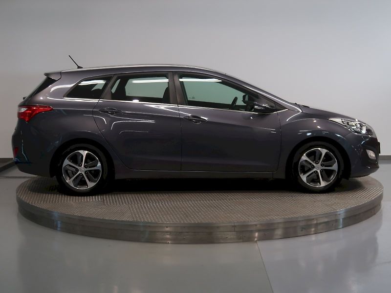 Hyundai i30 (2017) WEEKEND 1.6GDI 99KW - fotka 8 z 30