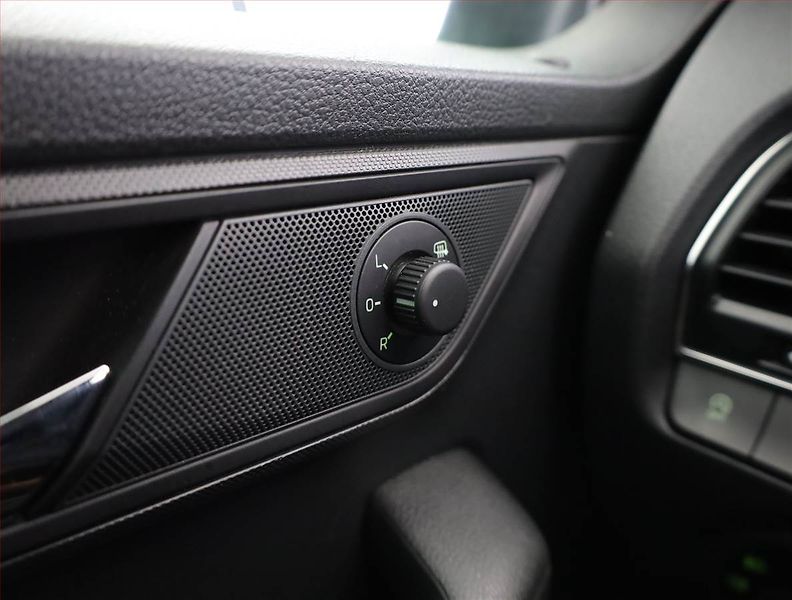 Škoda Fabia (2019) Ambition 1.0 TSI, Serv.kniha - fotka 14 z 17