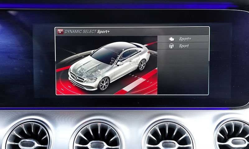 Mercedes-Benz Třídy E E 400 AMG 4Matic+,Burmester - fotka 40 z 43