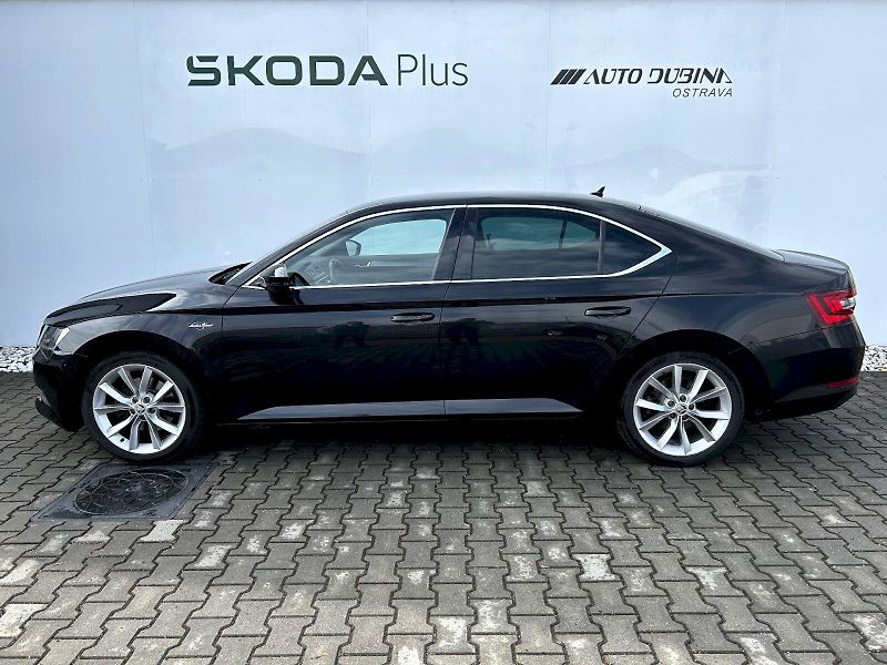 Škoda Superb (2018) 1.5 TSI 110kW ACT DSG Style+ - fotka 3 z 35