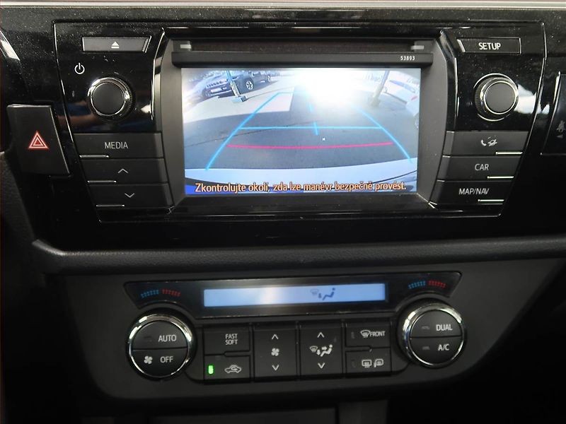Toyota Corolla (2014) 1.6 Valvematic, Automat, ČR - fotka 14 z 15