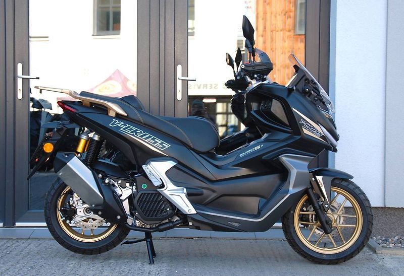 Kentoya (2026) V-Cross 125 4T - fotka 1 z 25