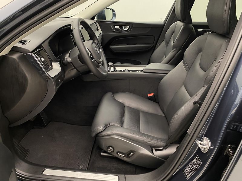 Volvo XC60 B4 AWD BRIGHT PLUS AUT CZ - fotka 3 z 60