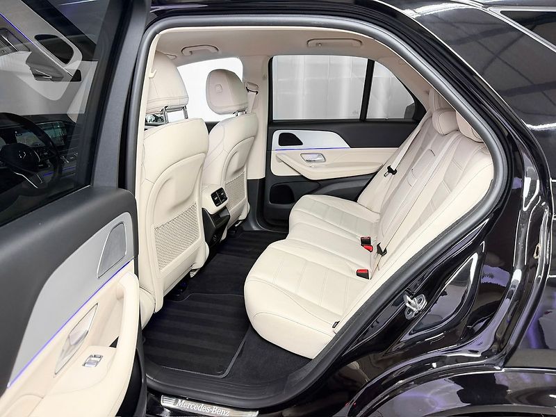 Mercedes-Benz GLE 4M AMG, AIRMATIC, WEBASTO, 360 - fotka 11 z 29