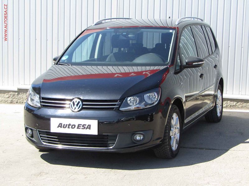 Volkswagen Touran (2015) 1.6TDi, Navi, AC - fotka 3 z 20