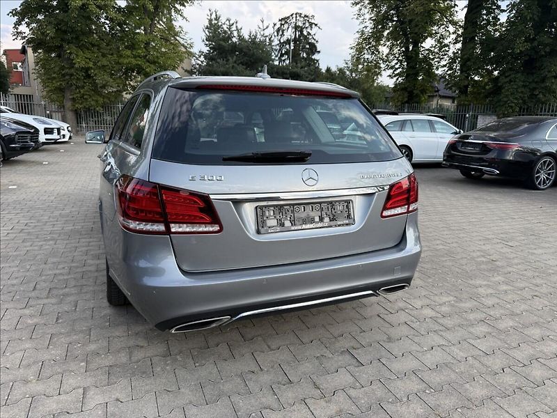Mercedes-Benz Třídy E E 300de Hybrid Vzduch - fotka 4 z 17
