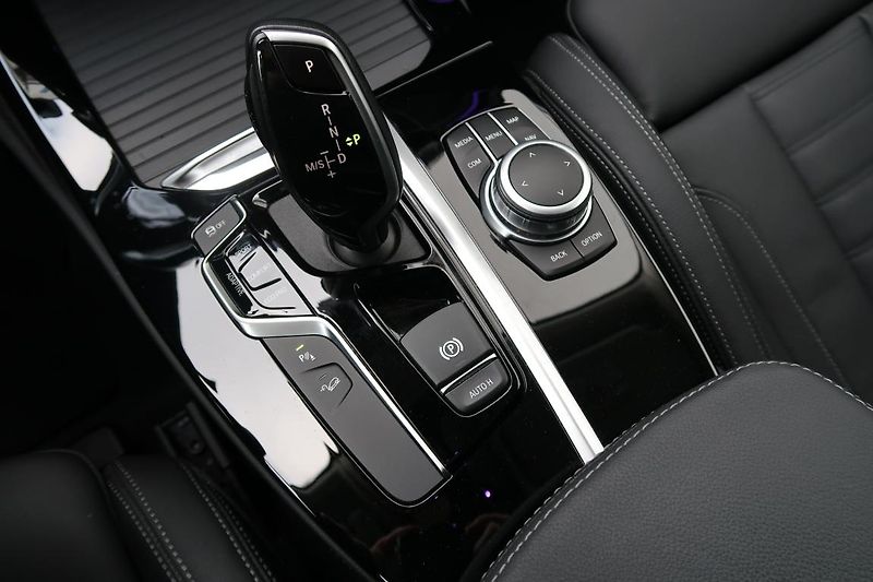 BMW X4 xDrive20d - fotka 10 z 15