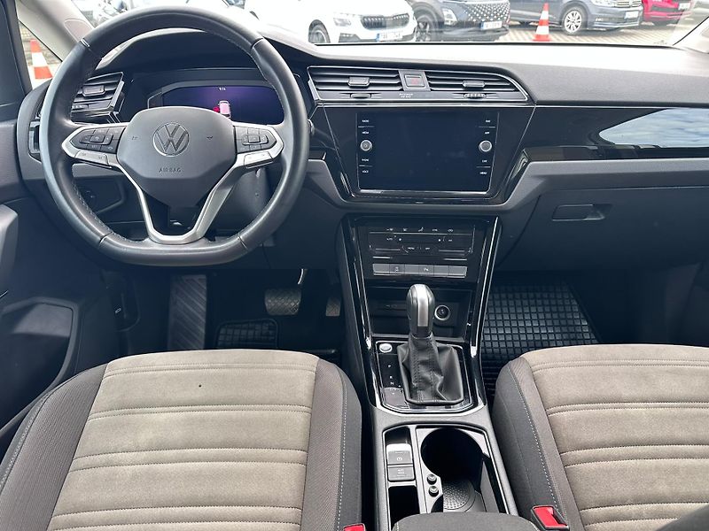 Volkswagen Touran 2.0 TDI 110kW DSG Highline - fotka 9 z 16