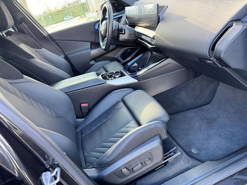 BMW X3 (2025) xDrive 20d M PAKET + Záruka - fotka 10 z 29