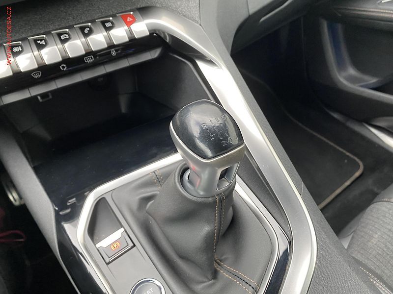 Peugeot 5008 (2018) 1.5 HDi, GT Line - fotka 15 z 18