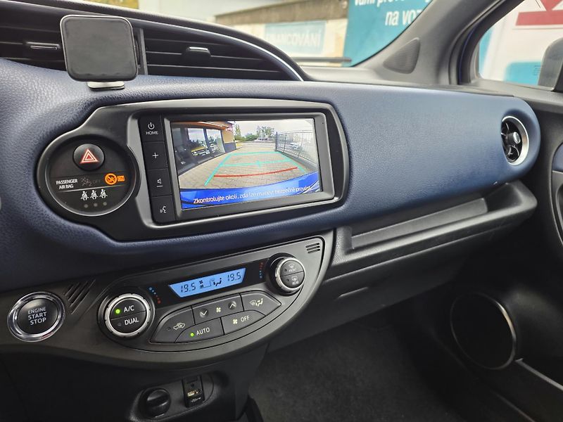 Toyota Yaris 1.5-AUTOMAT-SELECTION EDICE - fotka 22 z 22