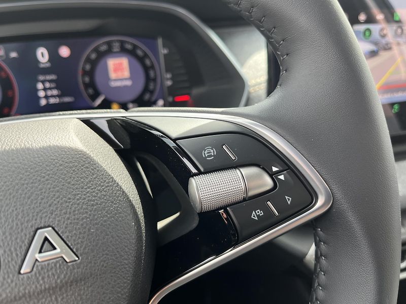 Škoda Octavia 2.0TDI TOP SELECTION - fotka 14 z 25