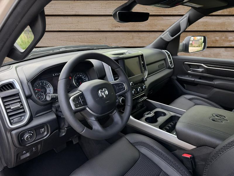 Dodge RAM (2022) +TRAVELLER+LOOK26+HEMI+ - fotka 18 z 24