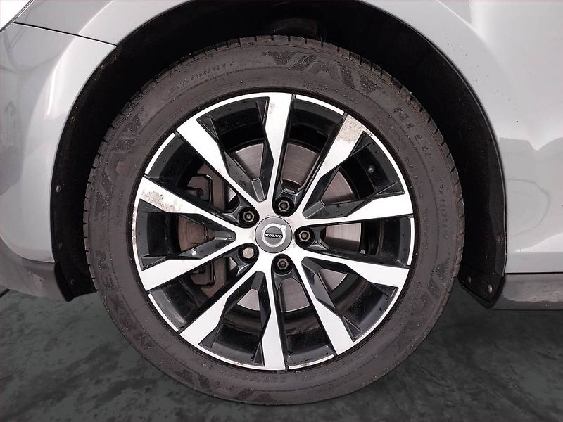 Volvo V40 (2019) 2.0 D3, Automat, Serv.kniha - fotka 15 z 21