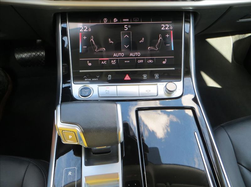 Audi Q8 3,0 TFSI quattro tiptronic 250 - fotka 16 z 29