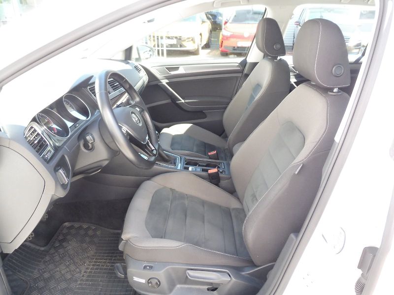 Volkswagen Golf (2019) Maraton Edition 1,5 TSI 96kW - fotka 7 z 25