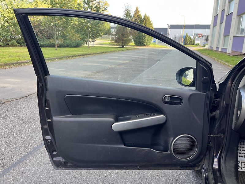 Mazda 2 1.5 GT MZA / 1.maj. / ČR /  - fotka 10 z 26