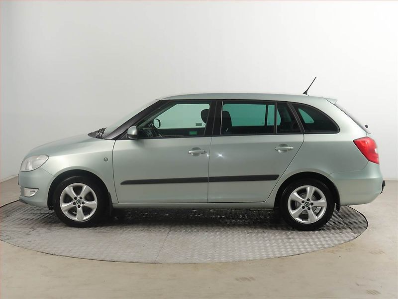Škoda Fabia (2011) Elegance 1.2 TSI, Tempomat - fotka 3 z 15